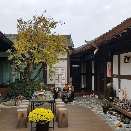Inyeon Hanok Guesthouse Чонджу Екстериор снимка