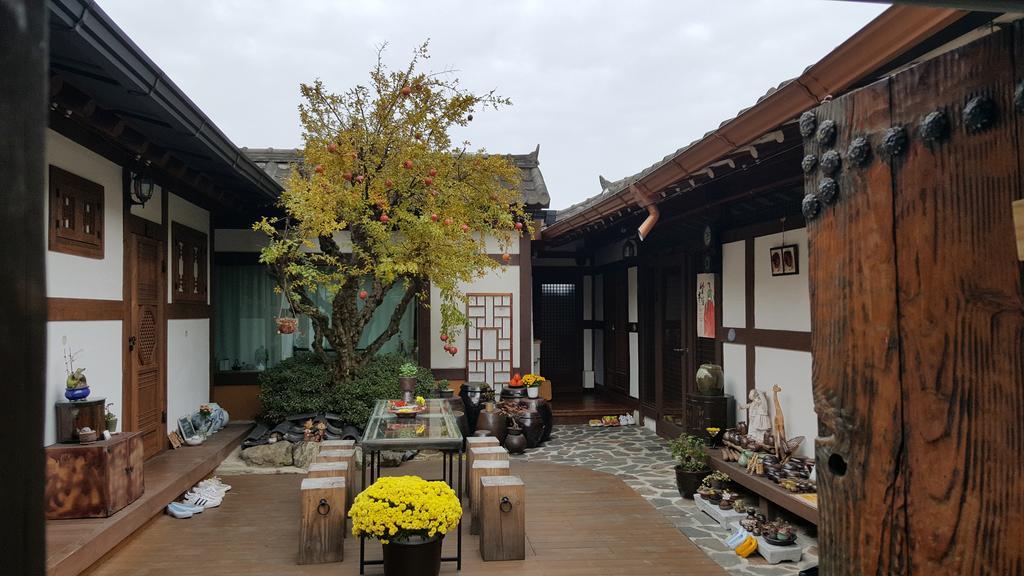 Inyeon Hanok Guesthouse Чонджу Екстериор снимка