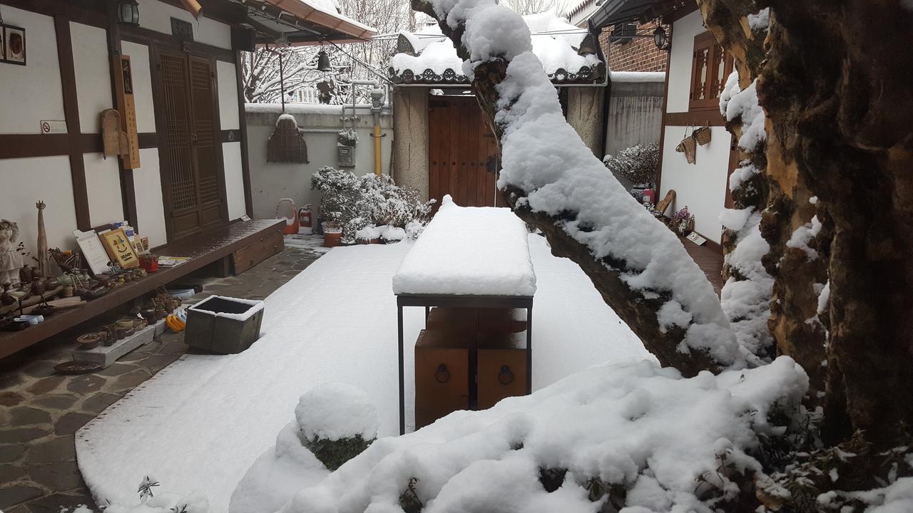 Inyeon Hanok Guesthouse Чонджу Екстериор снимка