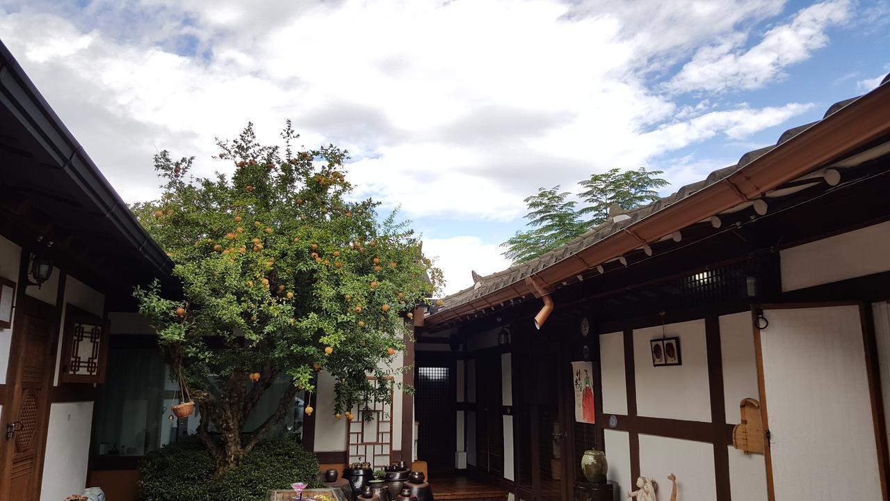 Inyeon Hanok Guesthouse Чонджу Екстериор снимка
