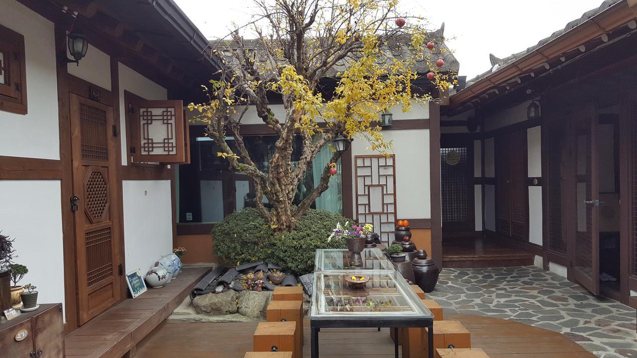 Inyeon Hanok Guesthouse Чонджу Екстериор снимка
