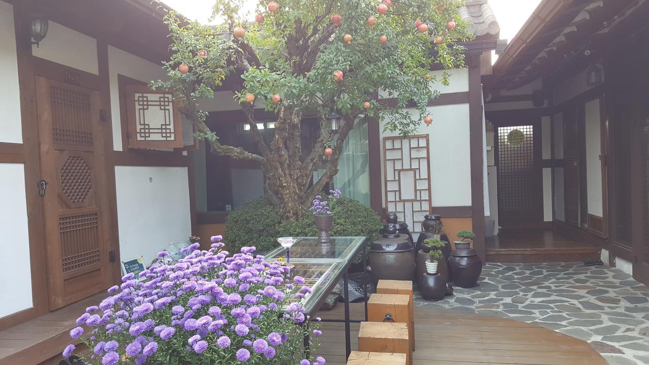 Inyeon Hanok Guesthouse Чонджу Екстериор снимка