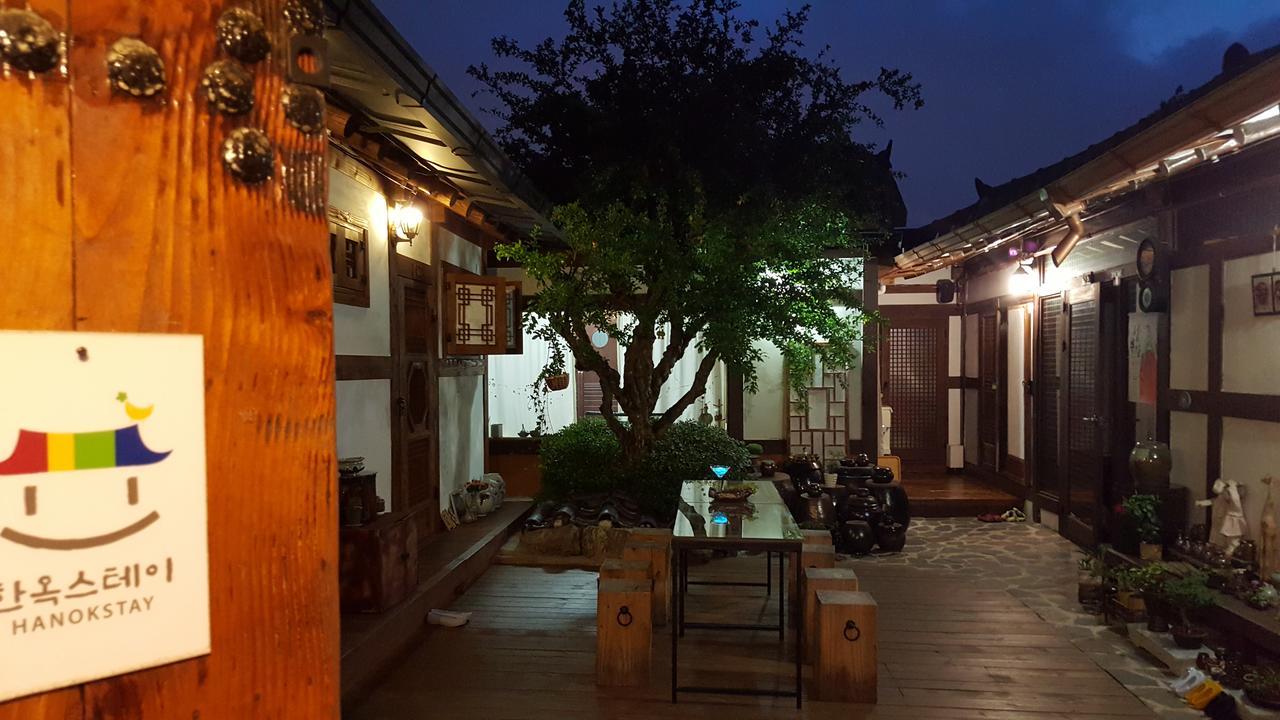 Inyeon Hanok Guesthouse Чонджу Екстериор снимка