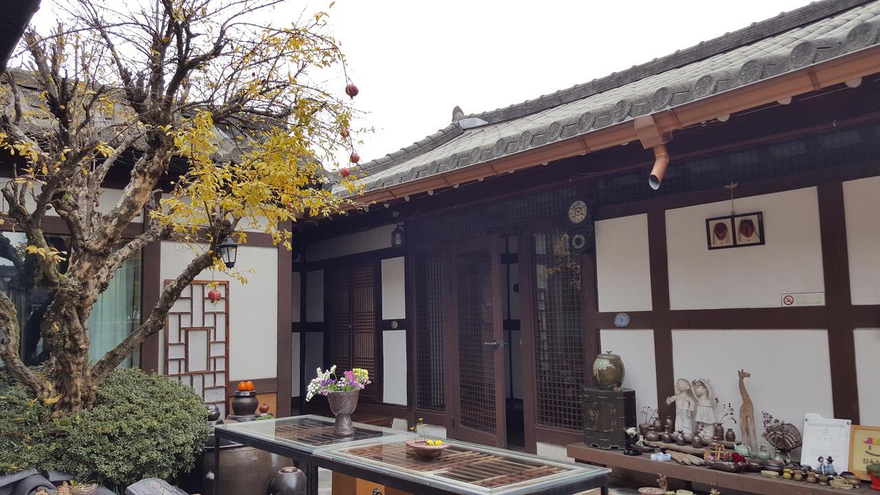 Inyeon Hanok Guesthouse Чонджу Екстериор снимка