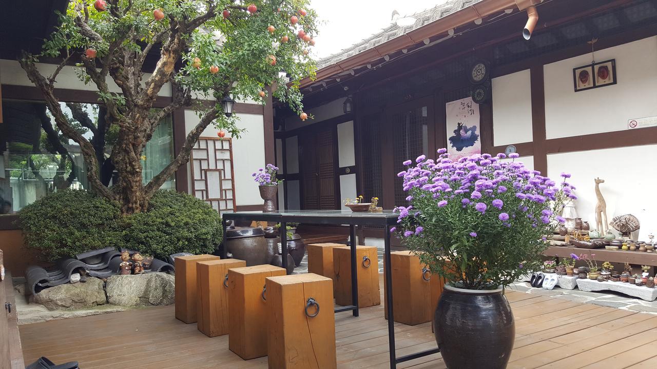 Inyeon Hanok Guesthouse Чонджу Екстериор снимка